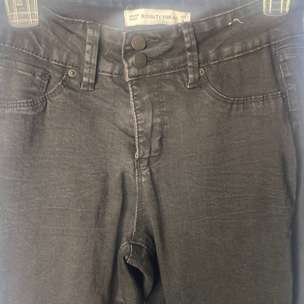 Size 4 Royalty For Me Black Mid-Rise Skinny